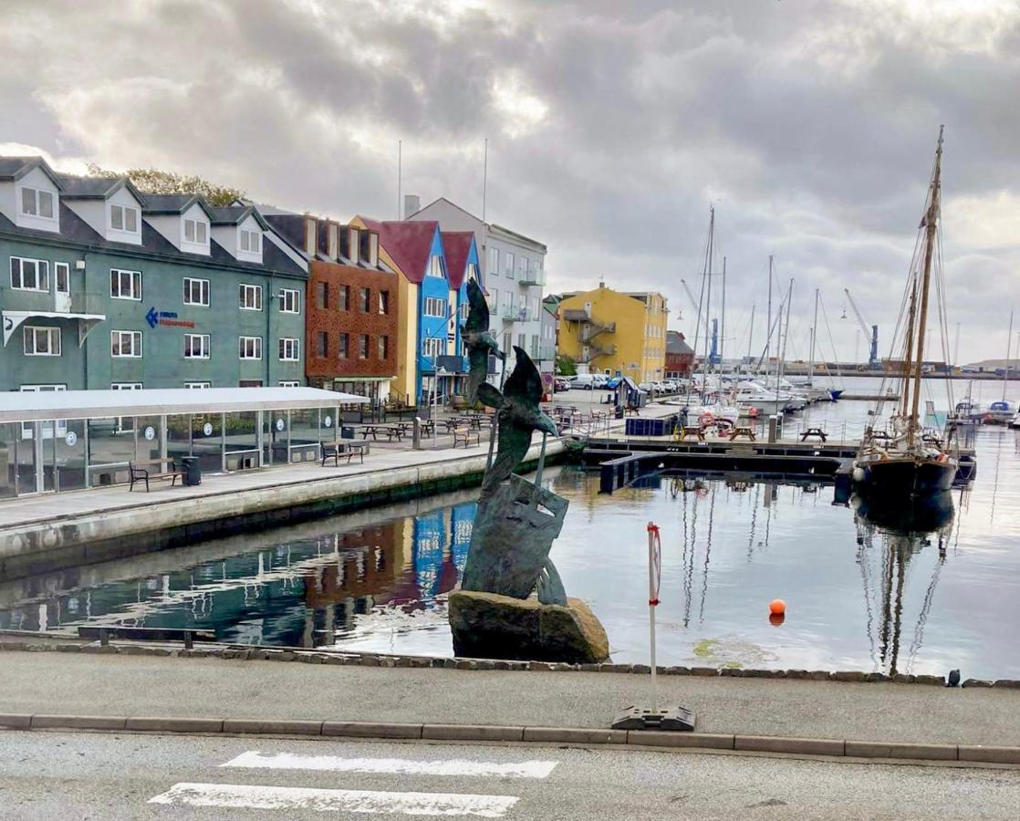 Guesthouse At The Boat Harbour Tórshavn Eksteriør billede