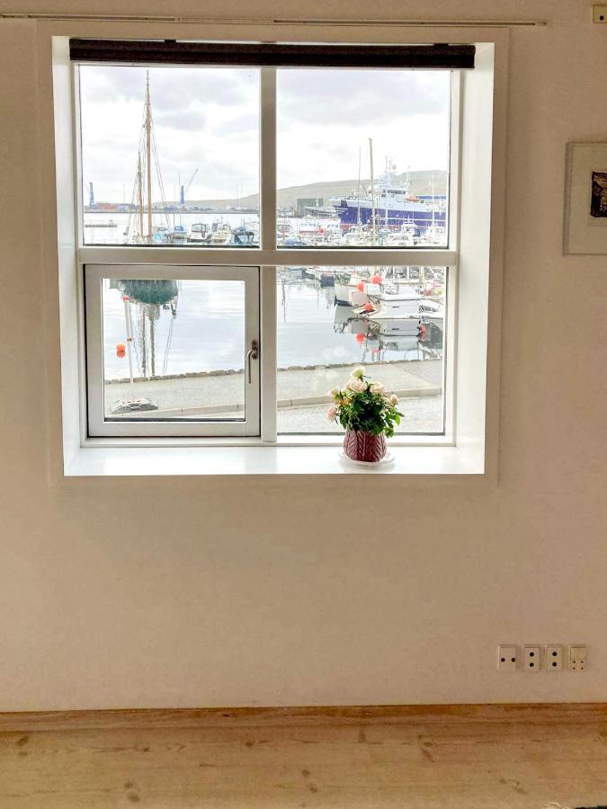 Guesthouse At The Boat Harbour Tórshavn Eksteriør billede