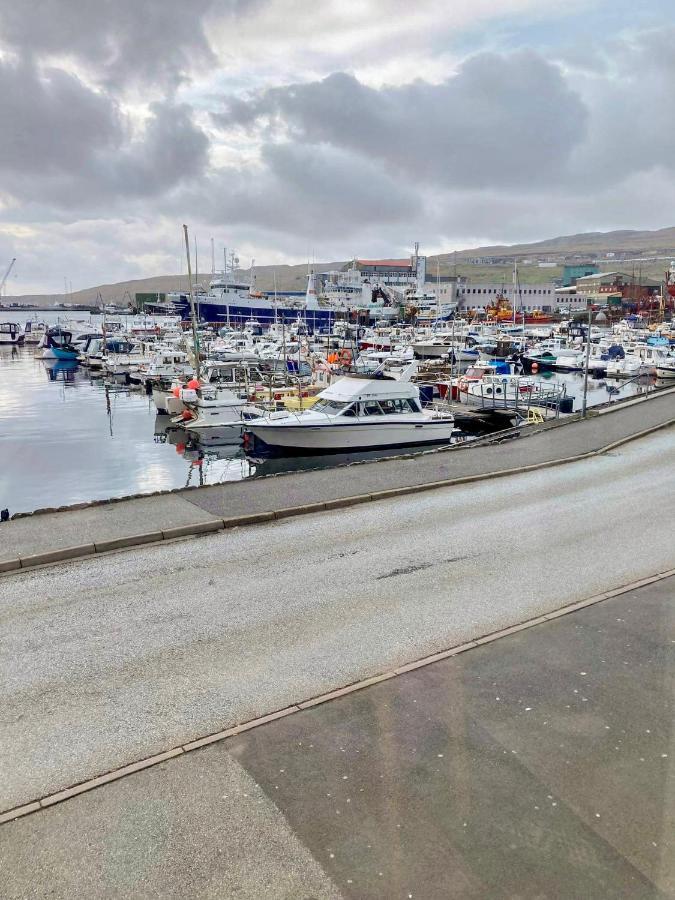 Guesthouse At The Boat Harbour Tórshavn Eksteriør billede