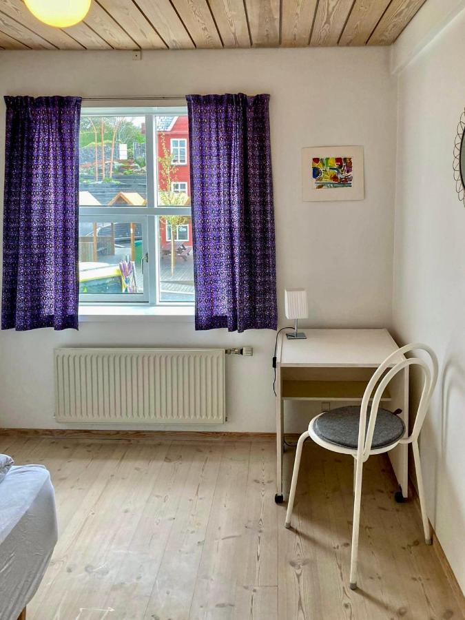 Guesthouse At The Boat Harbour Tórshavn Eksteriør billede